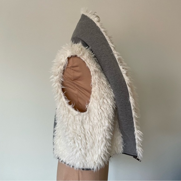 Anthropologie Saturday Sunday Ivory Faux Fur Cropped Zip Hem Mixed Media Vest S - Picture 6 of 9